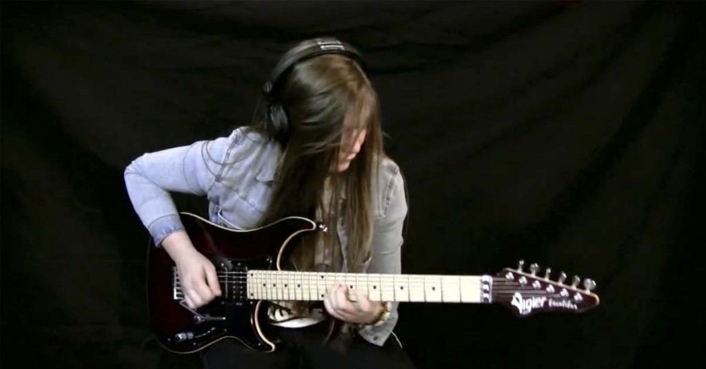 Har du sett denne jenta spille gitar? Det hun får til, gjør meg fullstendig målløs.