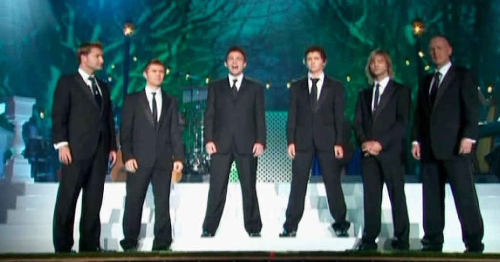 Gåsehud: Celtic Thunder fremfører Amazing Grace