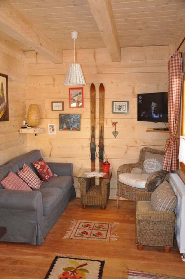 The Little Log House Company