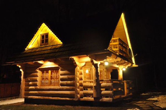 The Little Log House Company